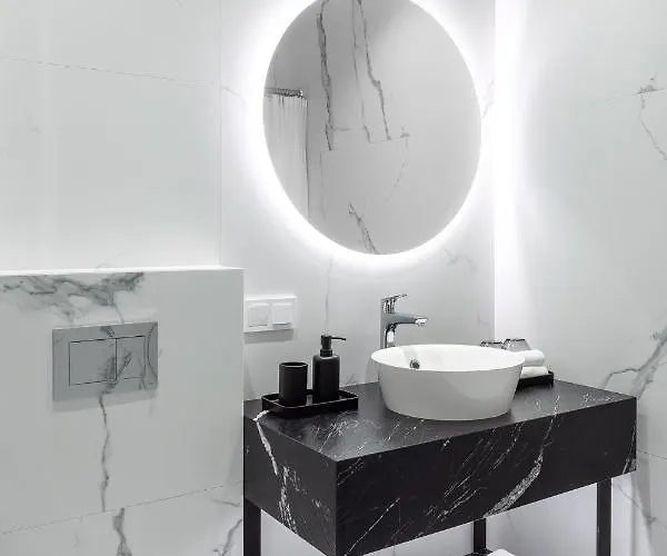 Place No. 2 Apartment *